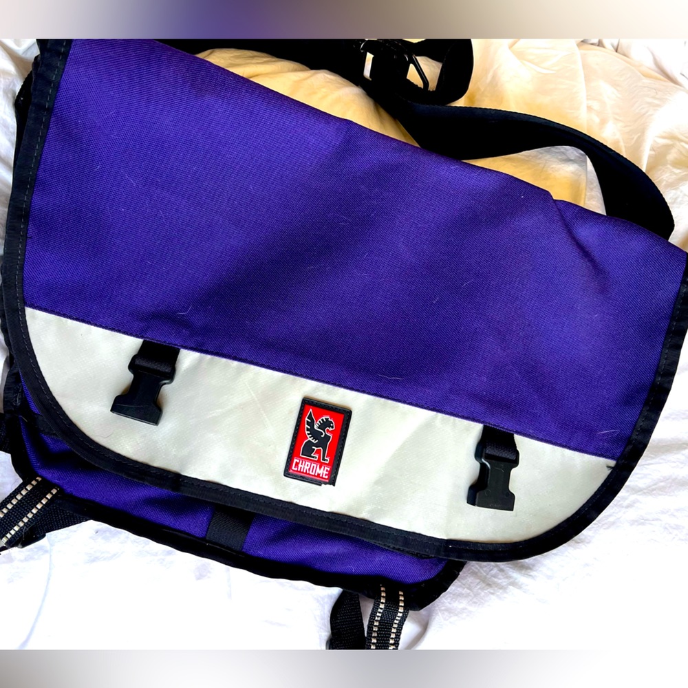 CHROME INDUSTRIES messenger bag